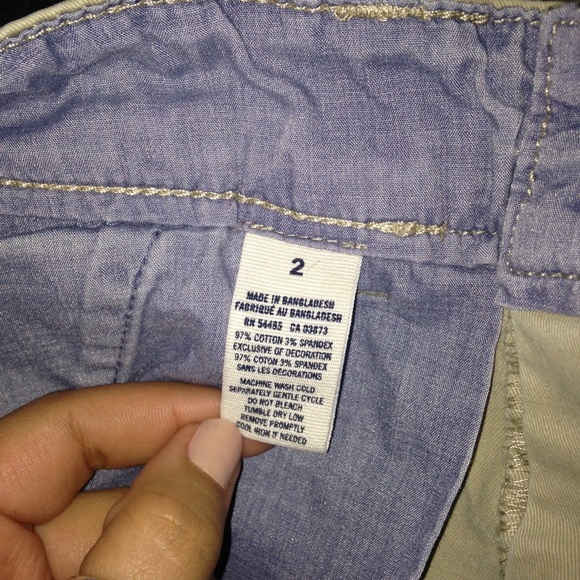 AEO Khaki Shorts - Picture 4 of 4