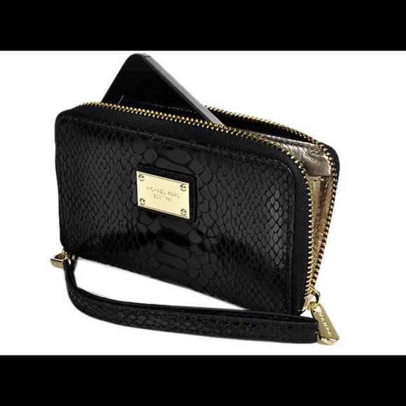 Michael Kors Zip IPhone Wristlet