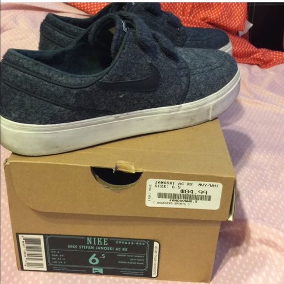 Nike Stefan janoski, on hold