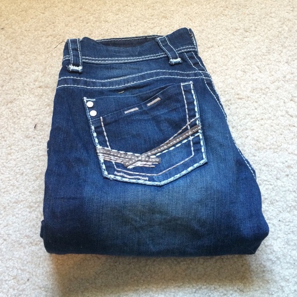 BkE buckle jeans 28 long length is 33 1/2