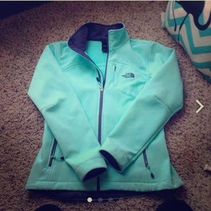 WOMENS NORTHFACE APEX BIONIC SOFTSHELL