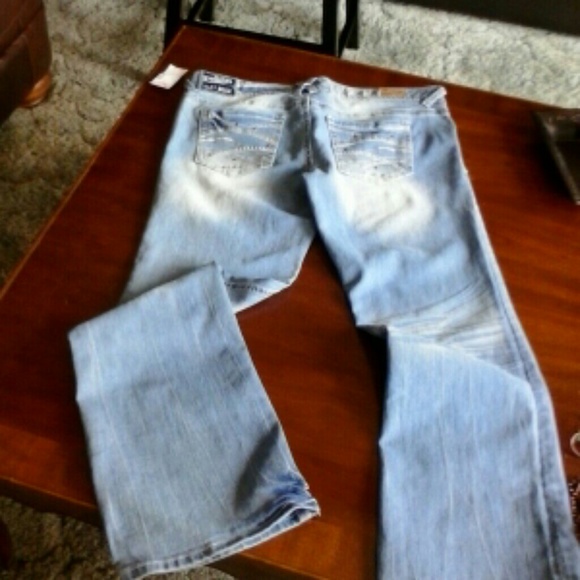 Reign Jeans - Picture 4 of 4