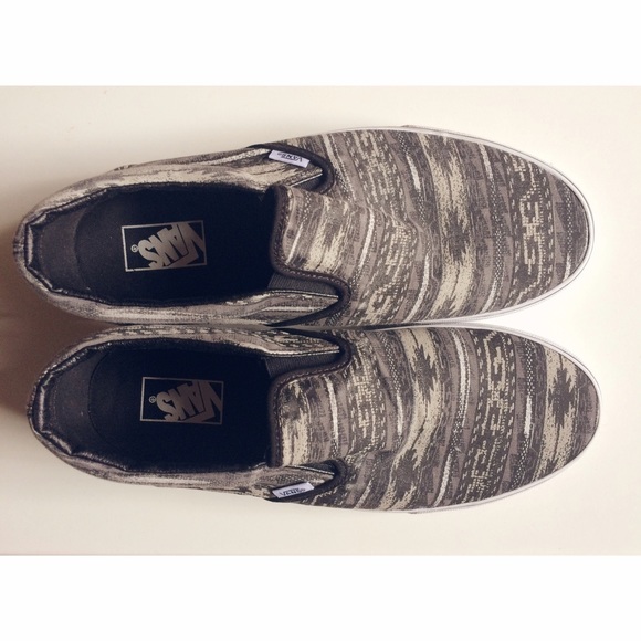 vans slip on aztec