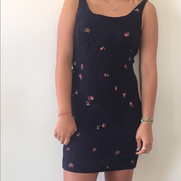 Super cute vintage flower dress 🌸💐