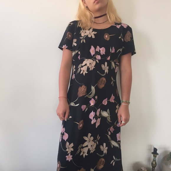 Flowing flower dress 💐