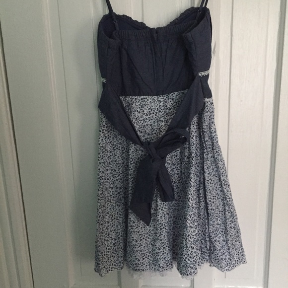 Speechless Blue and White Flower Dress • - Picture 4 of 4