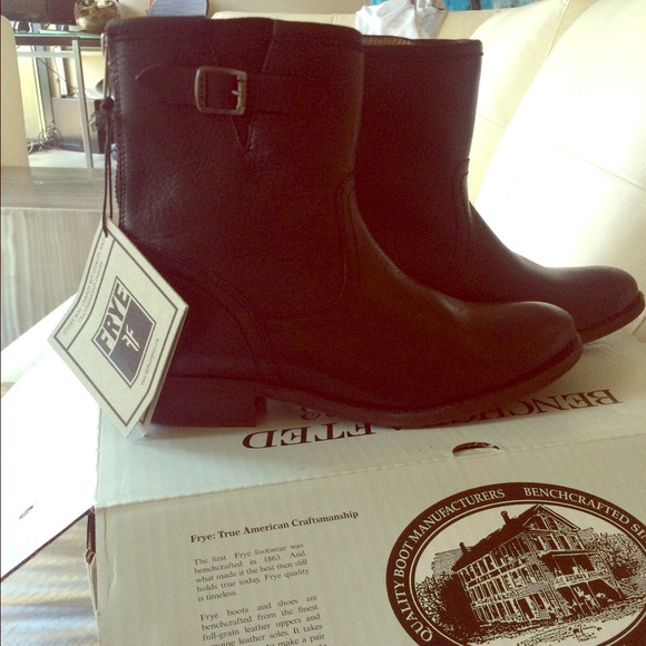 Frye leather boots size 7