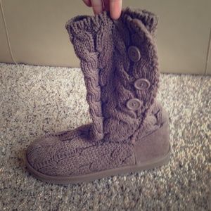 Old navy sweater boots
