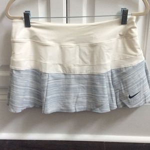 NIKE TENNIS Skirt size M