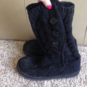 Old navy black sweater boot with buttons.