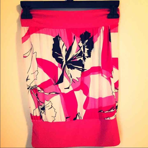 Medium strapless tank