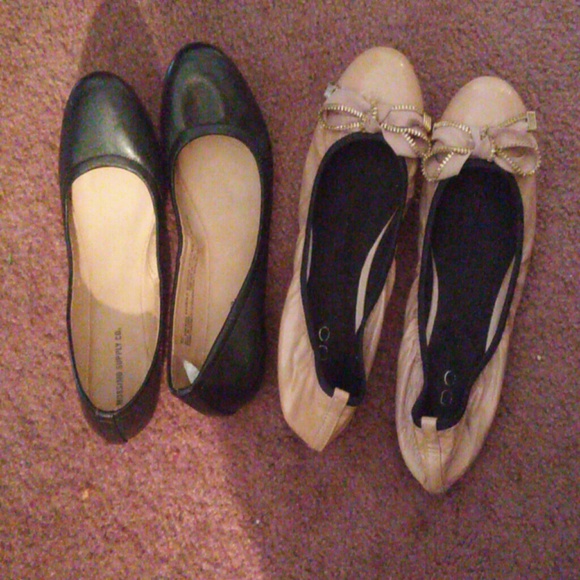 A bundle of flats - Picture 1 of 2
