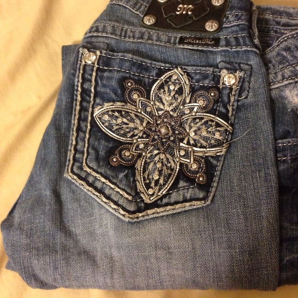 MAKE AN OFFER 😄miss mes size 29