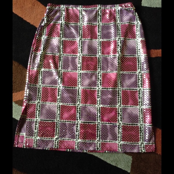 CHARLOTTE RUSSE....Multi color shiny sequins skirt