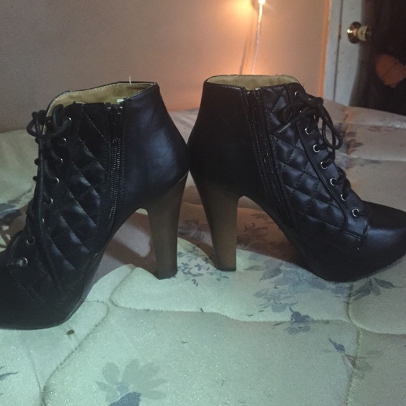 Black Charlotte Russe High Heeled Boots. - Picture 2 of 3