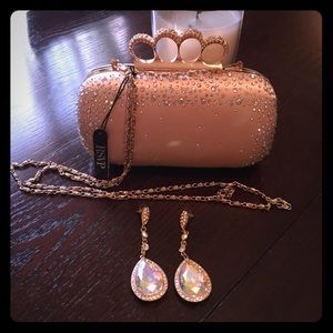 Nude Clutch with earrings