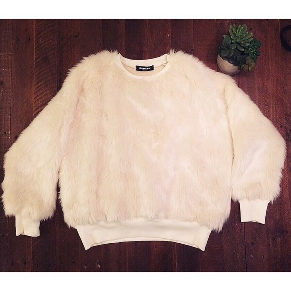 Topshop Outerwear - 👋🏼(SOLD) Sweet Furry Sweater