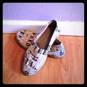 Toms 8.5 feed themed