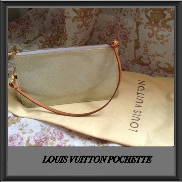 Louis Vuitton Handbags - ✨LV POCHETTE ✨♥️SOLD♥️ Louis Vuitton Handbags - ✨LV POCHETTE ✨♥️SOLD♥️