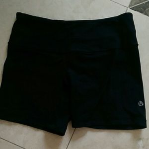 Lululemon shorts. Reversible. EUC. Size 4.