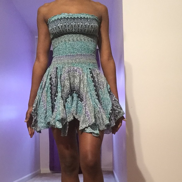 Halter dress - Picture 2 of 2