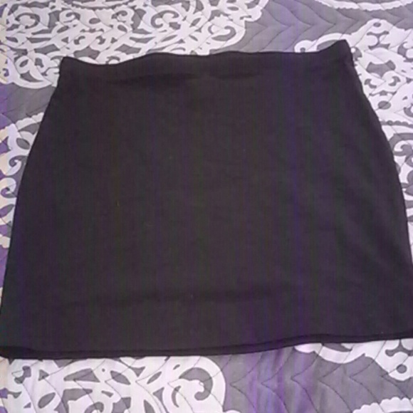 Basic black skirt