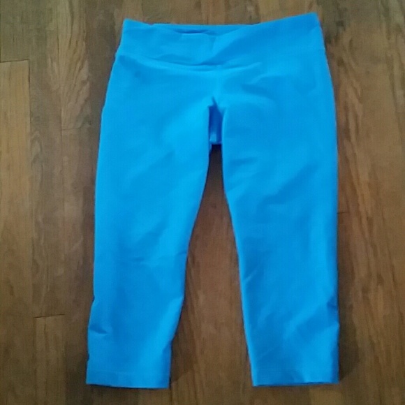 Under armour fitted all season gear capri