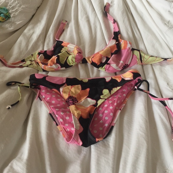 Woman's sprit bathing suit medium