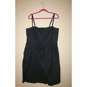 ⚫️ Torrid Black Polka Dot Sweetheart Bow Dress ⚫️
