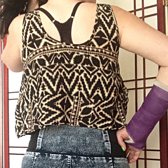 ✨BoHo Aztec Pattern Crop Top Tank - Picture 3 of 4