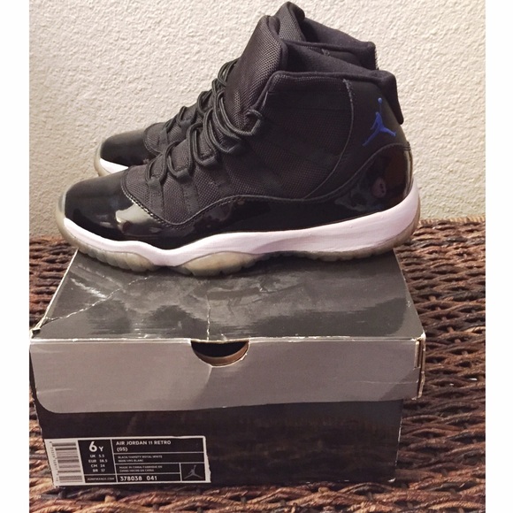 💔SOLD💔Space Jam Jordan 11s SZ 6y= 8wmns