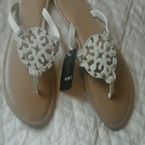 New - Picture 2 of 2