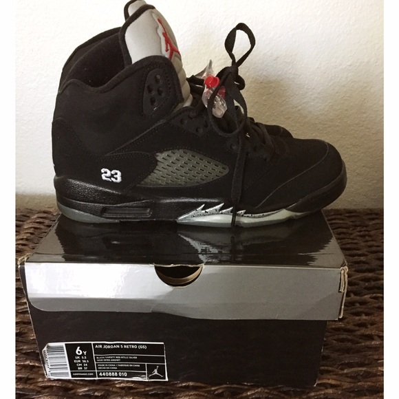 Jordan Blk/ Varsity Red 5s Sz 6y= 8wmns