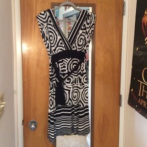 Black and while summer dress