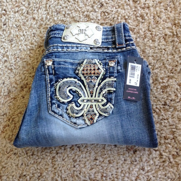 NWT Cuffed Capris