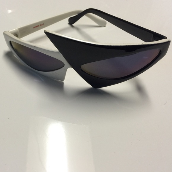 Sunglasses - Picture 2 of 3