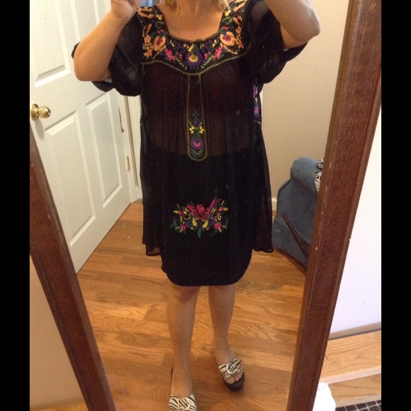 Black flower embroider blouse - Picture 3 of 4