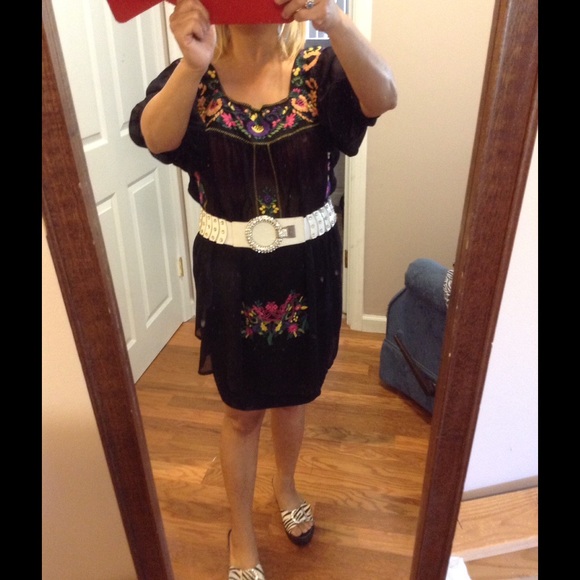 Black flower embroider blouse - Picture 4 of 4