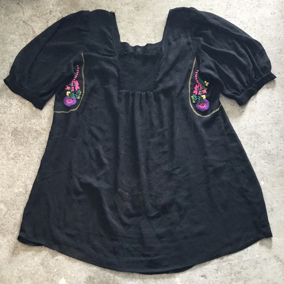 Black flower embroider blouse - Picture 2 of 4