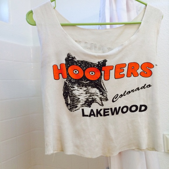 Vintage Hooters tank - Picture 3 of 4