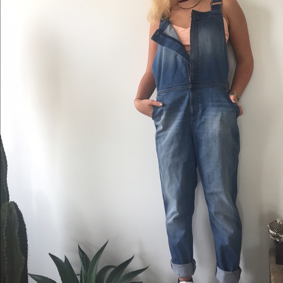 Denim overalls 💙