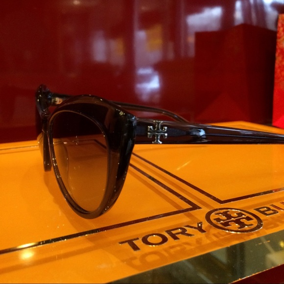 Tory burch sunglasses - Picture 3 of 4