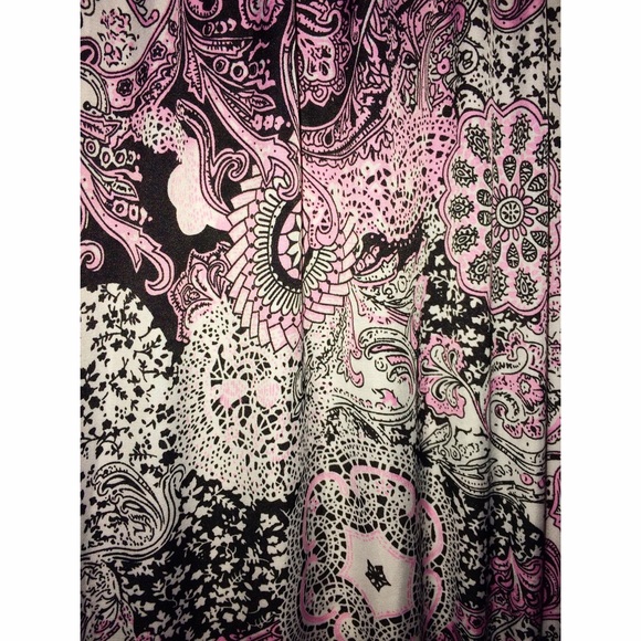 💕 Lovely Patterned Top 💕 - Picture 4 of 4
