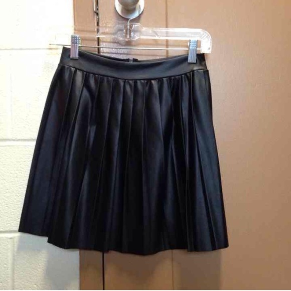 Black pleated vegan leather skirt