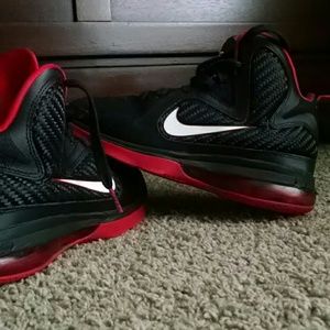 Red Lebron 9's size 4