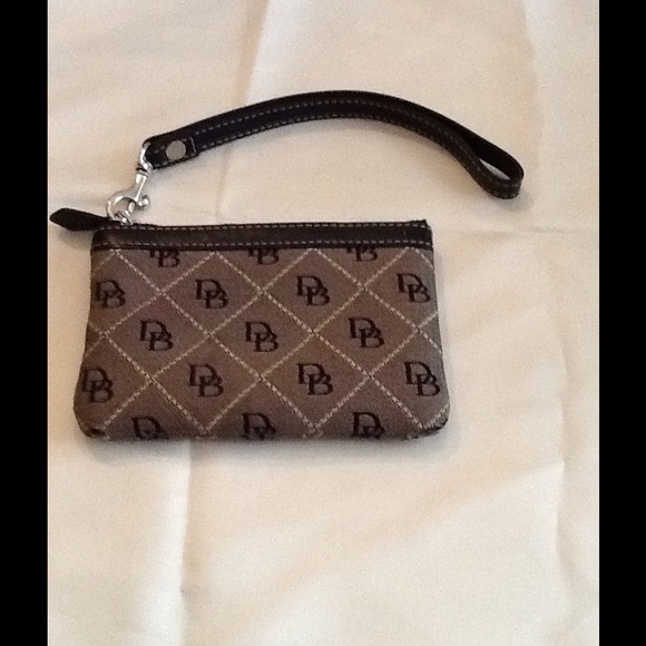 Dooney & Bourke Wristlet - Picture 1 of 3