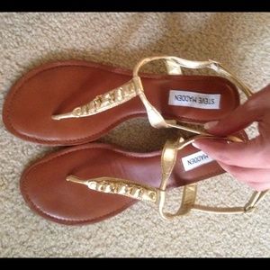 Size 8.5 Steve Madden Gold Sandals