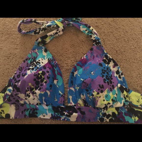 Bikini - Picture 2 of 3