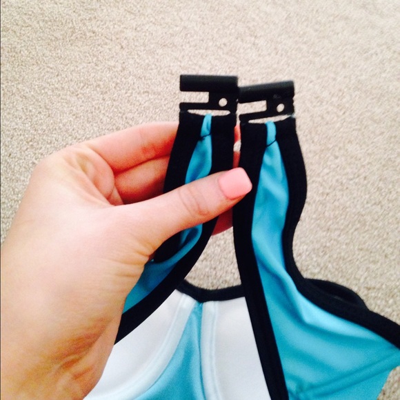 Blue bikini - Picture 2 of 3