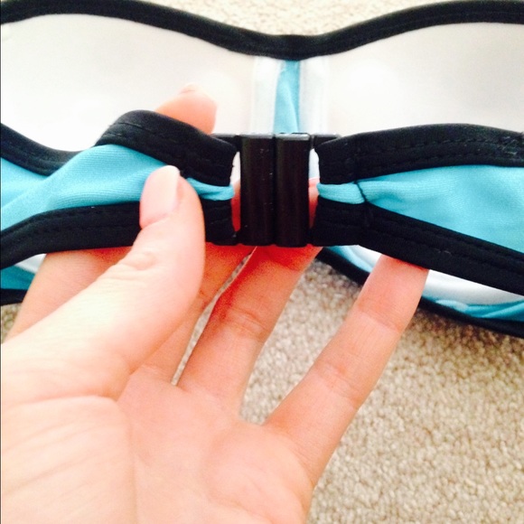 Blue bikini - Picture 3 of 3